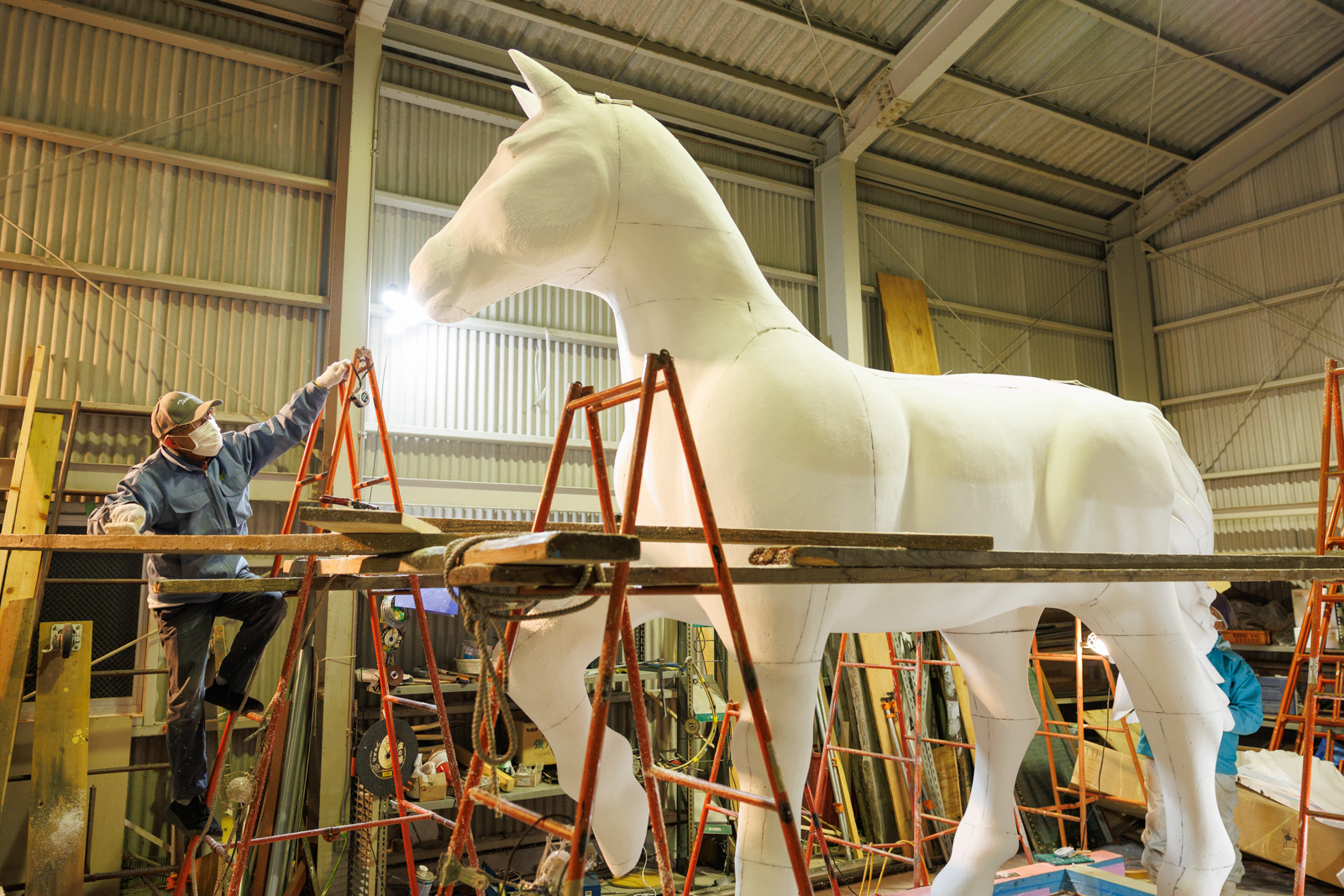 制作中のジャンボ干支